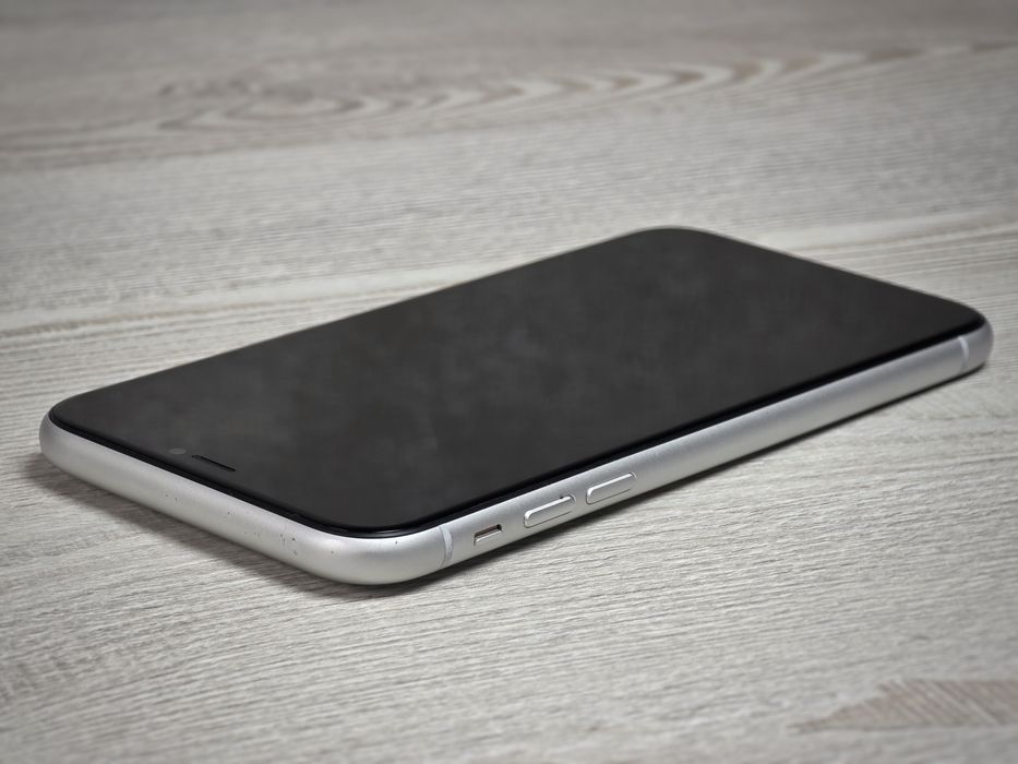 Смартфон Apple iPhone XR 64GB White (A2105) • NeverLock • 77%