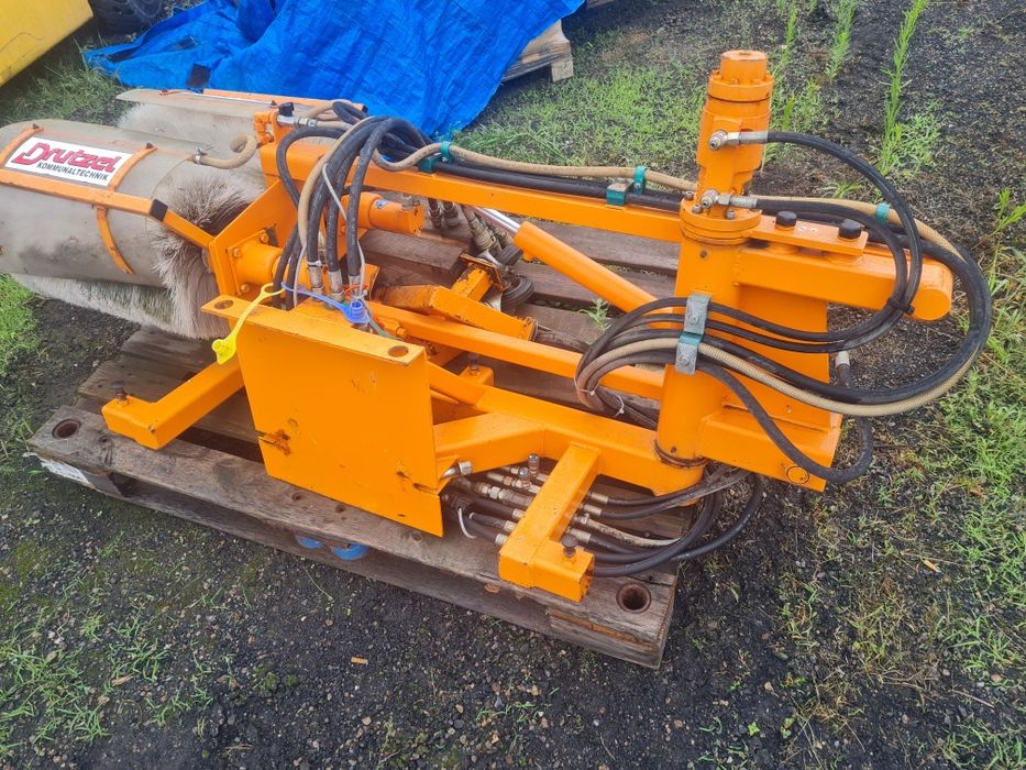 Myjka do znaków tablic drogowych