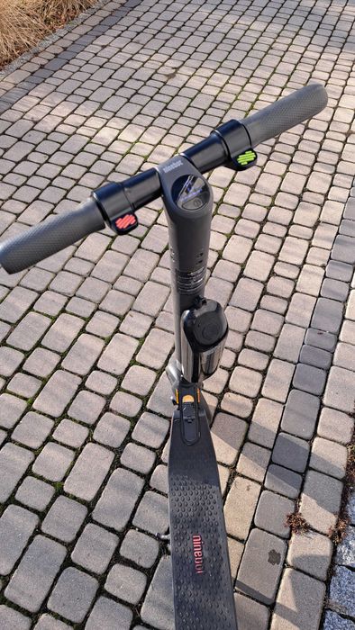 Hulajnoga elektryczna Ninebot Segway E45D