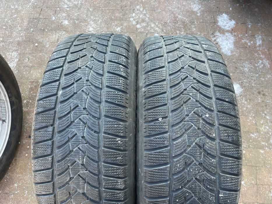 4045. Opony zimowe 235/60/18 Dunlop 5.5mm cena za 2szt