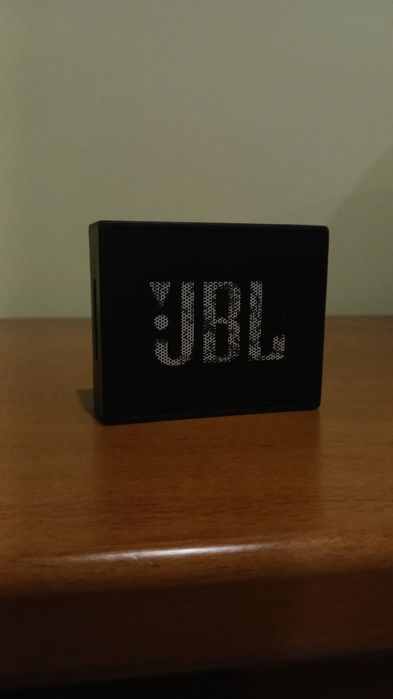 Coluna JBL preta!