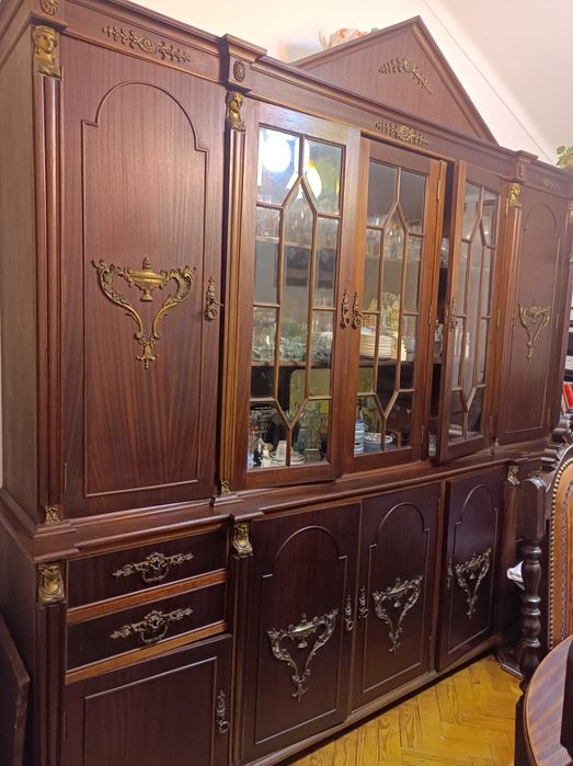 Mobília de sala com 8 cadeiras