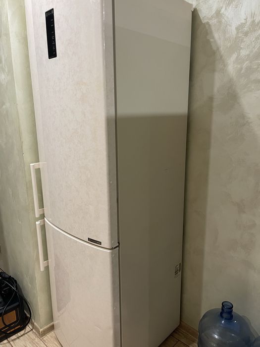 холодильник LG Electronics