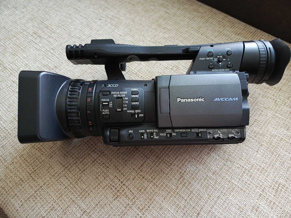 Продам професійний камкодер PANASONIC AG-HMC154ER
