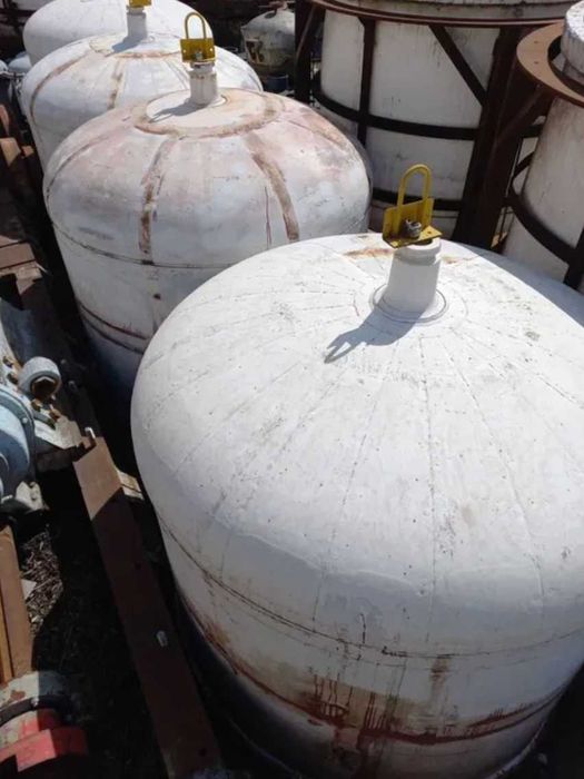 Zbiorniki PTFE teflonowe. Reaktory z fluoroplastu. Mieszalniki PTFE.