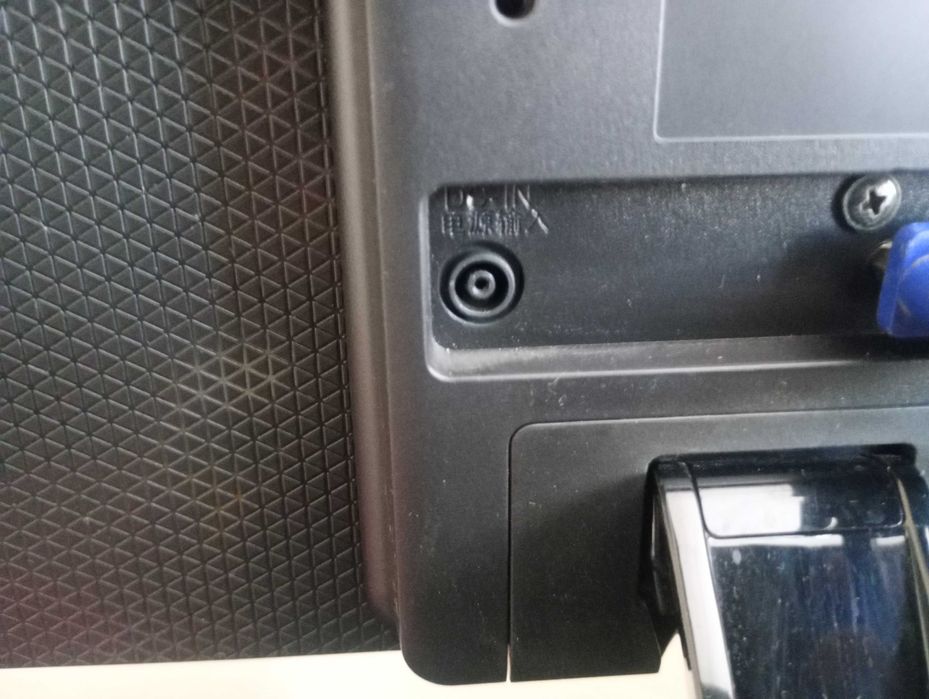 Монітор 18.5 " (12 Вольт) широкий