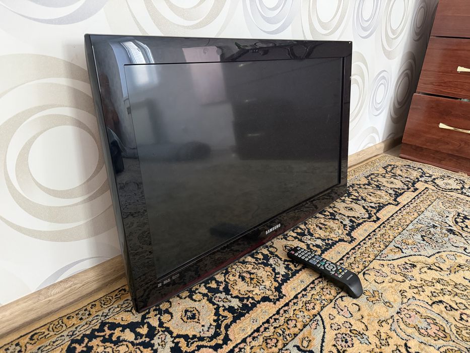 Телевізор 32" Samsung LE32B460B2W | У чудовому стані