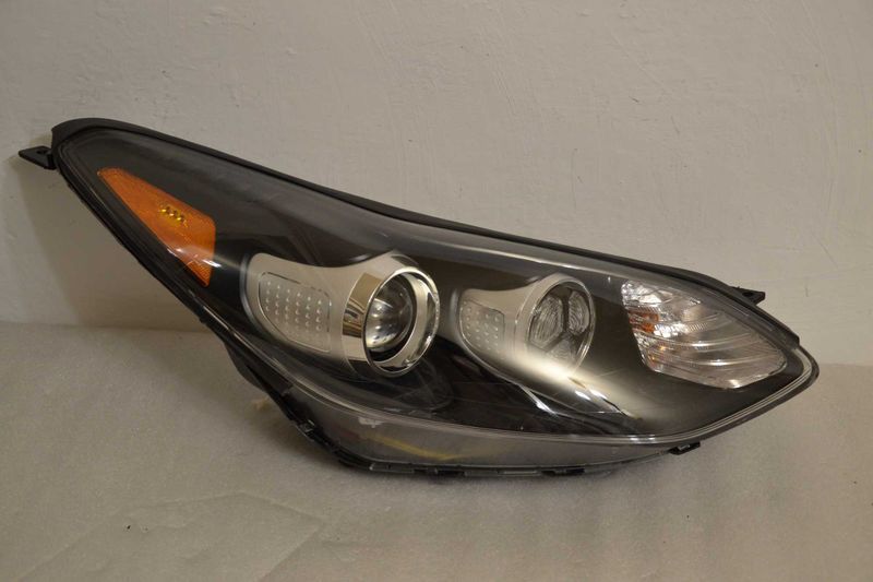 Правая фара Kia Sportage галоген 2016 2017 2018 2019 2020