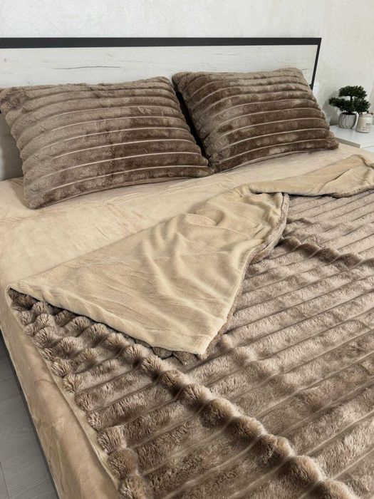 Постільна білизна Шарпей ВЕЛЮРОВА Koloco ПОЛУТОРНА Темно-коричнева