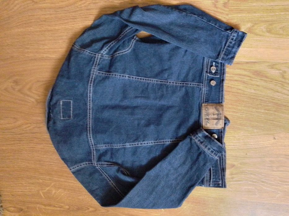 Продам джинсову куртку