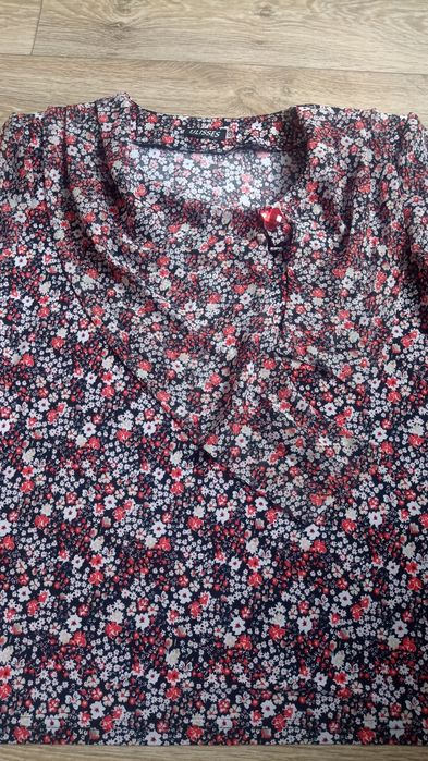 Bluzka 50-52 w kwiatuszki