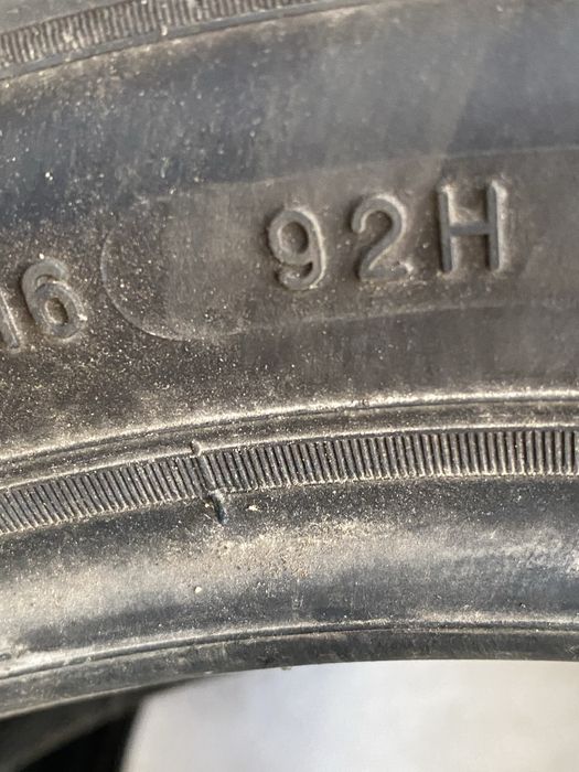 2 Pneus Michelin Alpin 205 60 R16. Muito bom estado conforme fotos.