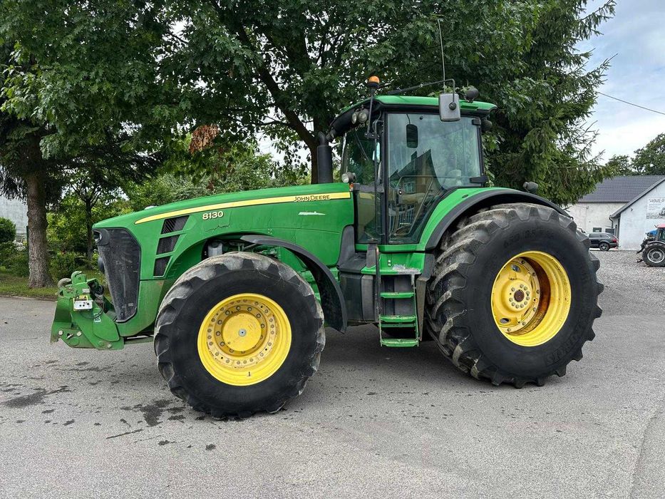 John  Deere 8130