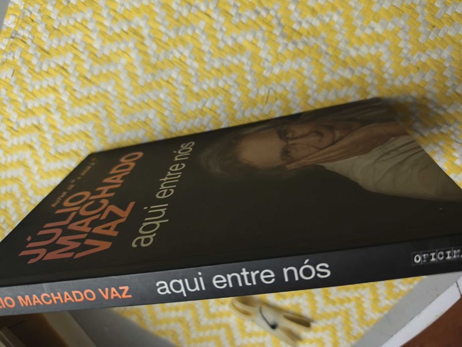 AQUI ENTRE NÓS
de Júlio Machado Vaz