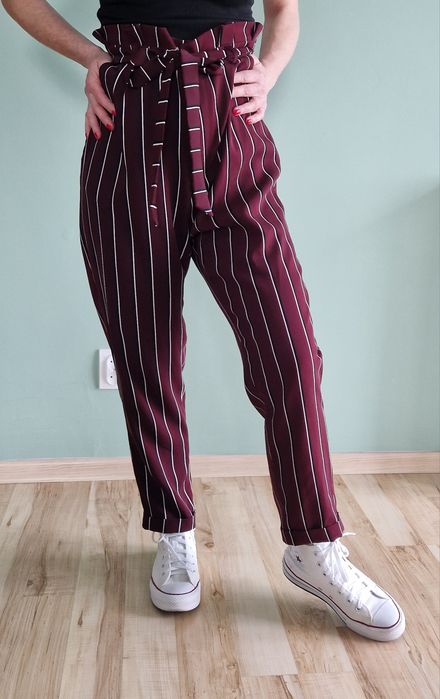 Bordowe spodnie roz.M Pull&Bear
