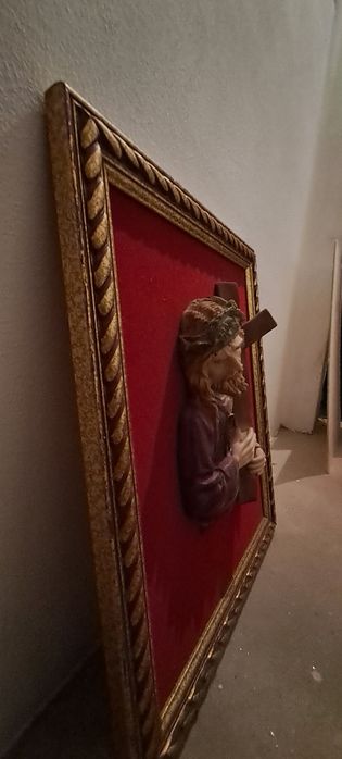 Quadro com Cristo em alto relevo