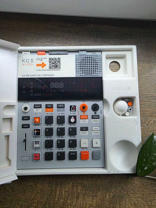 Teenage Engineering EP 133 K.O. II champ edition. Стан: 4.5 з 5.