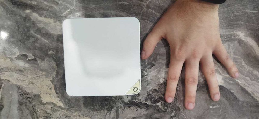 Комп'ютер MSI Cubi-060BEU-B7550UXX