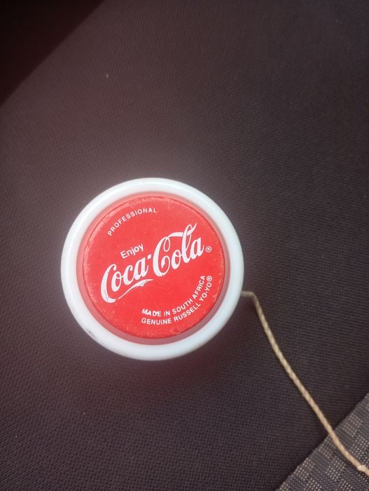 YO YO coca cola .