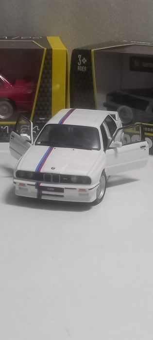 1988 Bmw 3 series m3 escala 1:24