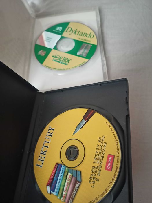 52 Lektury szkolne z omówieniami i Dyktando w praktyce 1 PC DVD
