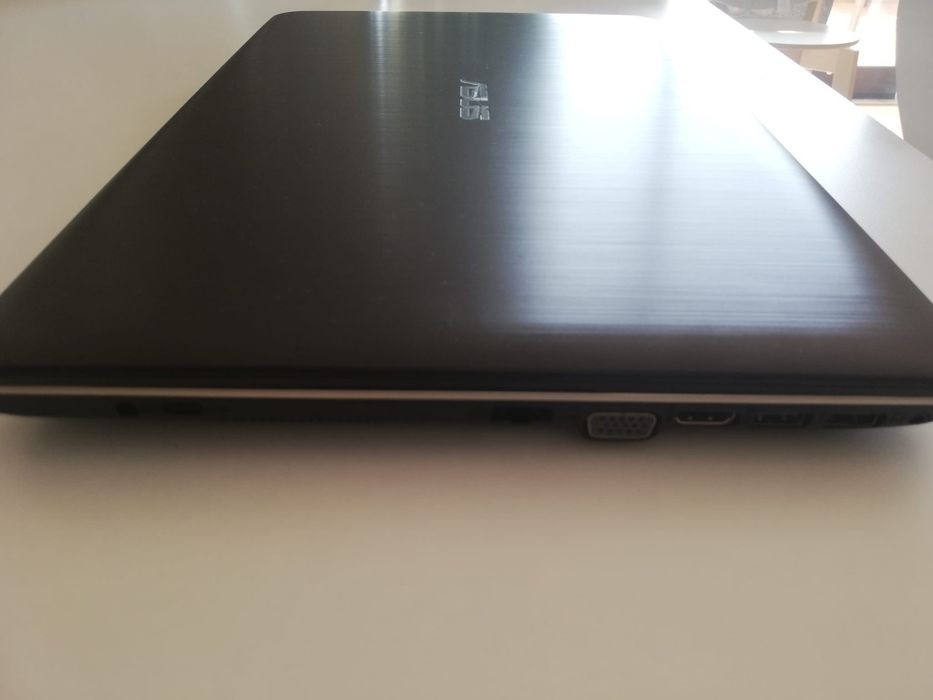 ASUS Computer (Like New)64284589635714122