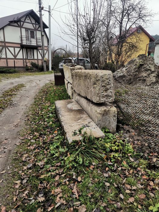 Бетонні фундаментні блоки