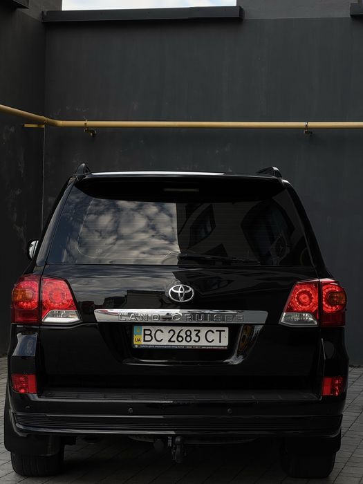 Продам автомобіль Land Cruiser 200 FL РЕСТ