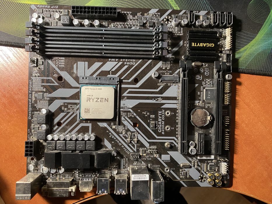 Материнська плата Gigabyte B450M DS3H (без процесора)