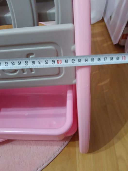 Regał na książki dla dzieci