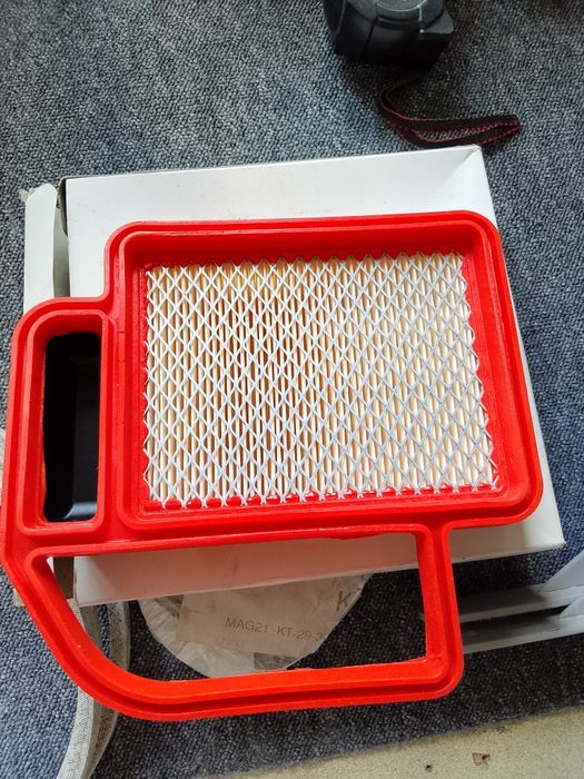 Sprzedam filtr powietrza nowy kohler.