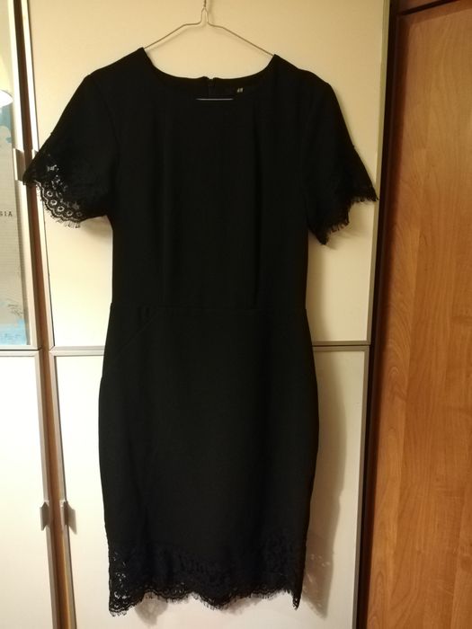 Czarna sukienka koronkowa Zara  M