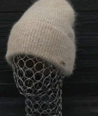 Зимова жіноча шапка ангорка без флісу.Жіноча шапка тепла.