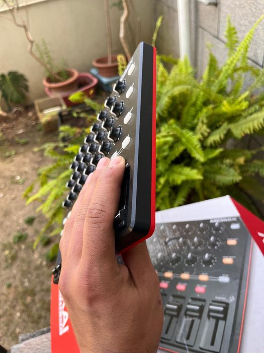Mesa Akai Midimix (como nova)