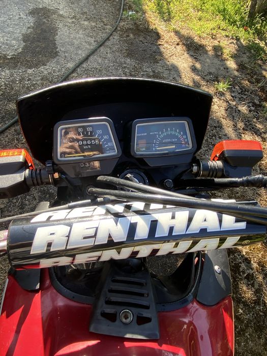 Yamaha XT 600 Vermelha
