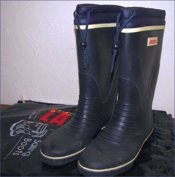 Яхтенные резиновые сапоги Lalizas, высокие с завязками, размер 42-43.