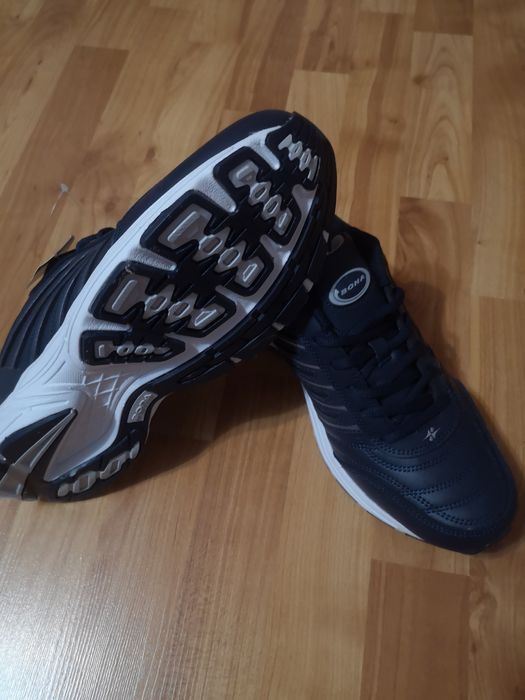 Нові кросівки Бона р.45 (маломірять на розмір), темно сині, ортоустілк