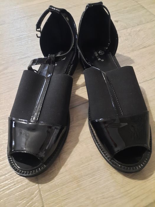 Продам босоніжки жіночі