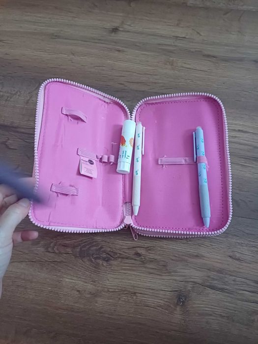 Piornik z wyposazeniem