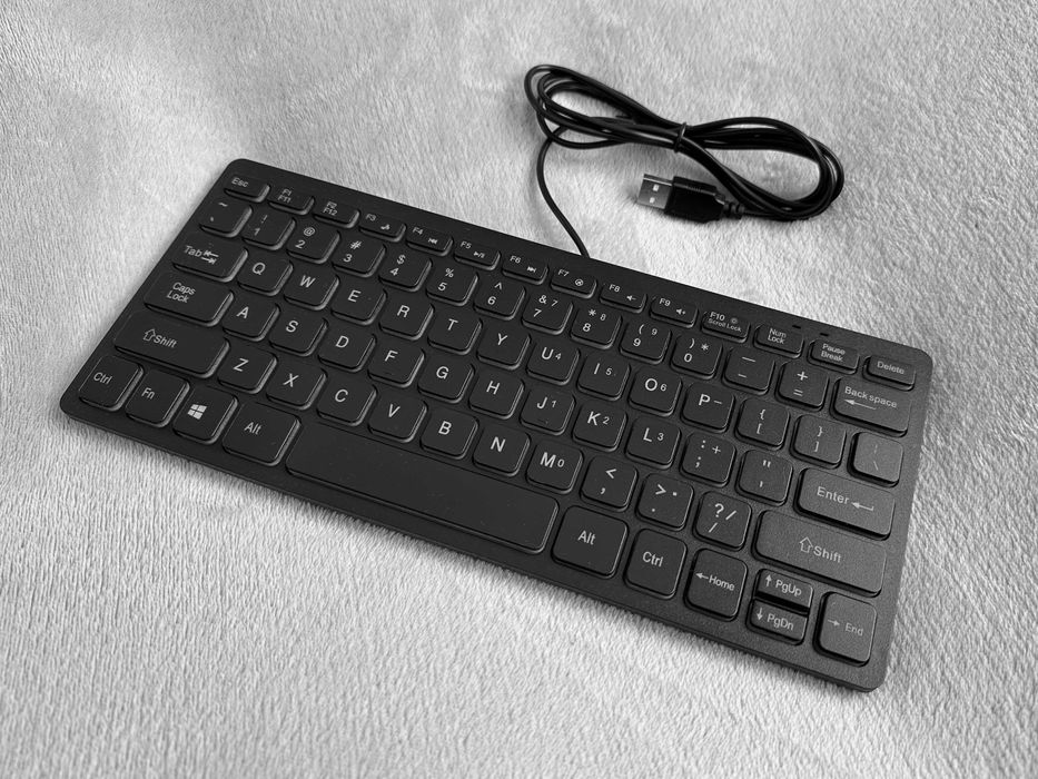 Mini Klawiatura USB Przewodowa Membranowa Kompaktowa Slim Niski Profil
