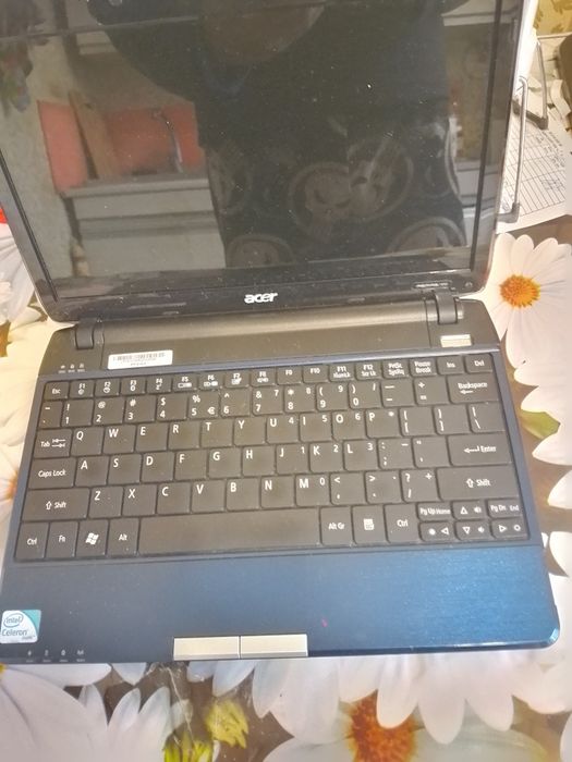 Ноутбук aser aspire 1410.Пам'ять 2 ГБ.Hdd 166.Діагональ 11,6.