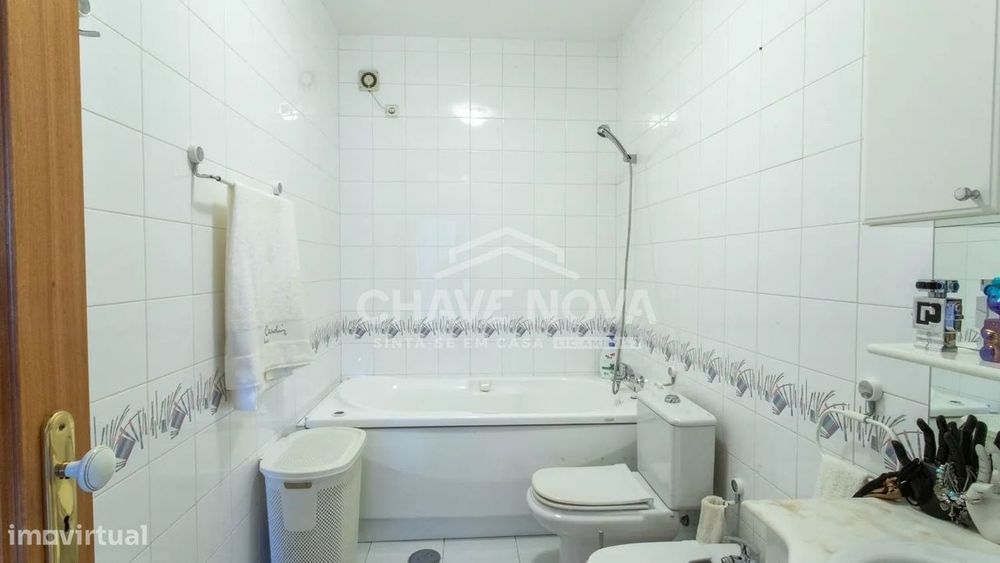 T3 em Lourosa c/ 3 frentes , garagem e arrumos |Cond Parque dos Duques