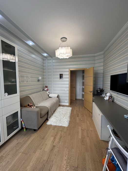 Сдам новострой 3 комнатную квартиру 150м2 ул. О.Яроша,22