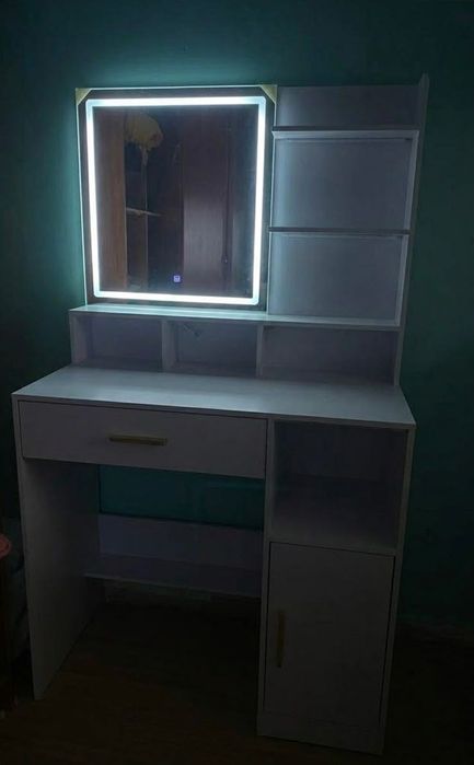 toucador novo já montado com luz LED (tomada)
