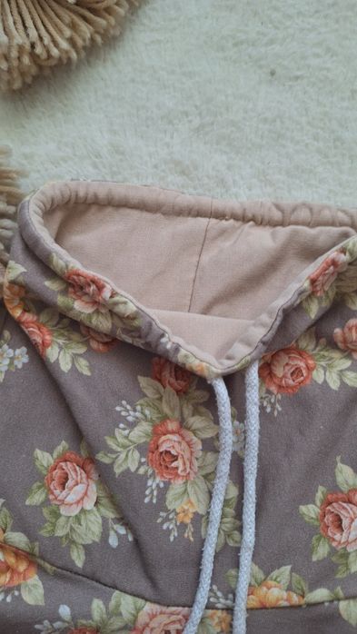 Bawełniana bluza z kominem dziewczęca w kwiaty 134.