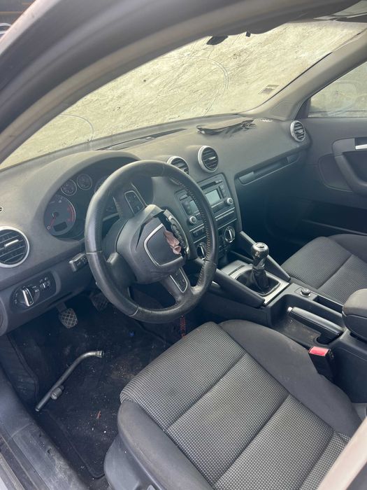 Audi A3 8P sportback 1.6 TDI PARA PEÇAS
