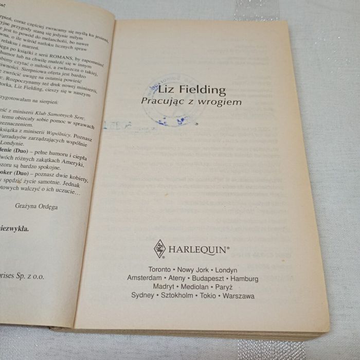 Pracując z wrogiem. Liz Fielding