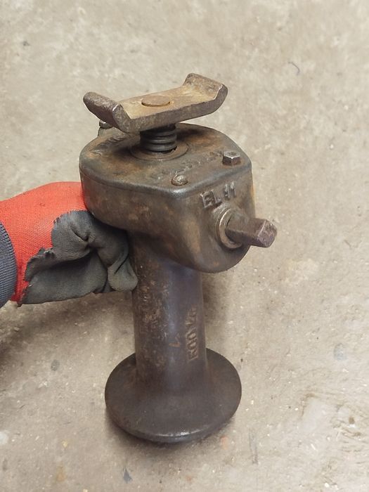Powojenny niemiecki podnośnik Bilstein EL 11