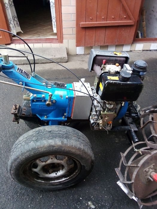 Продавця мотоблок кентавр 4 вперед 2 назад відмінний стан