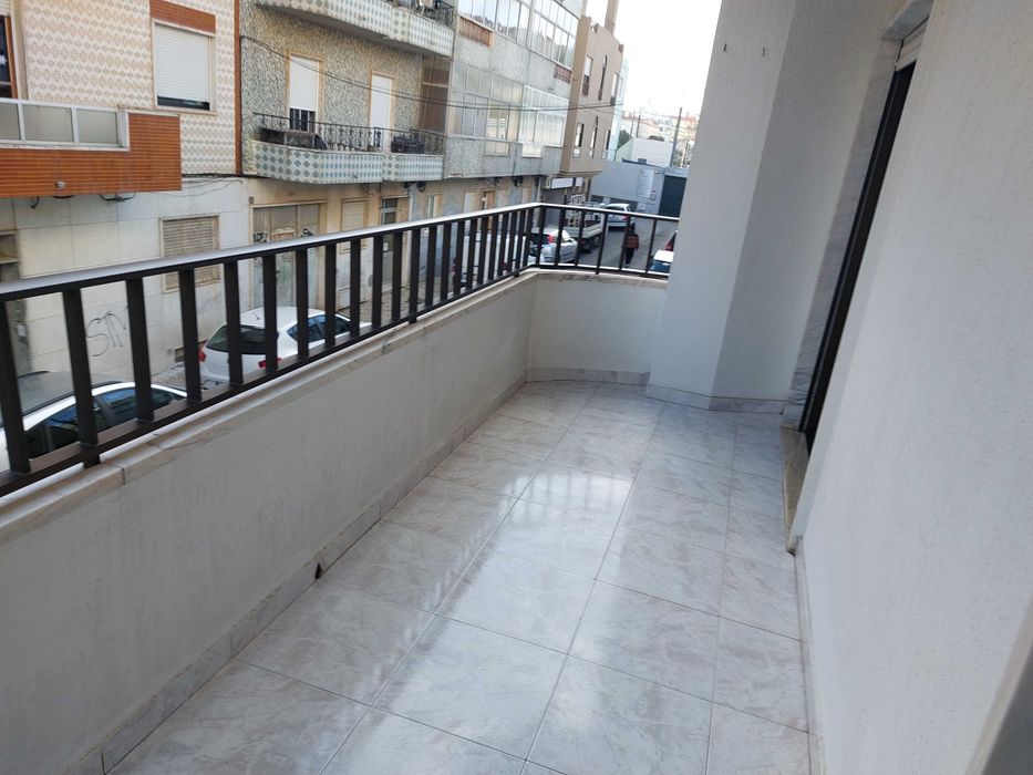 Apartamento T2 no Centro de Queluz - Como novo